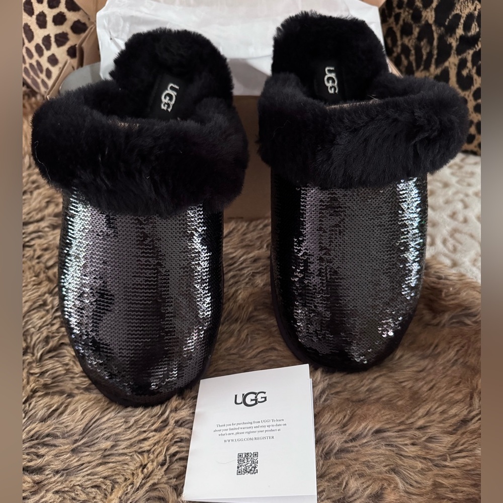 UGG WOMENS SIZE 9 BLACK SCUFFETTE SHEEPSKIN SLIDE SLIPPERS NEW IN BOX